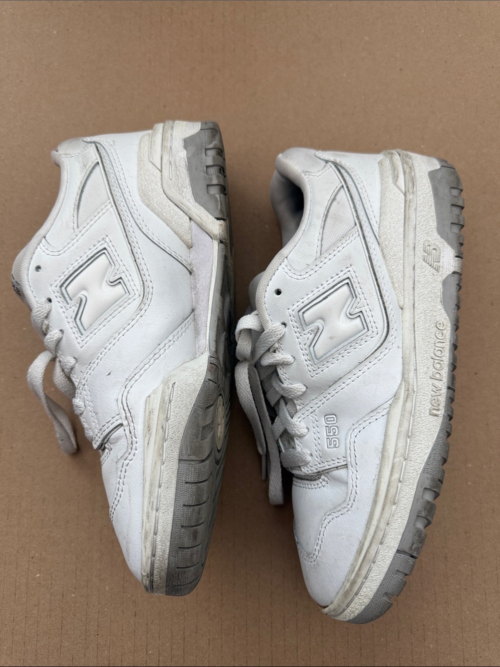 New Balance 550 - Picture 2 of 3